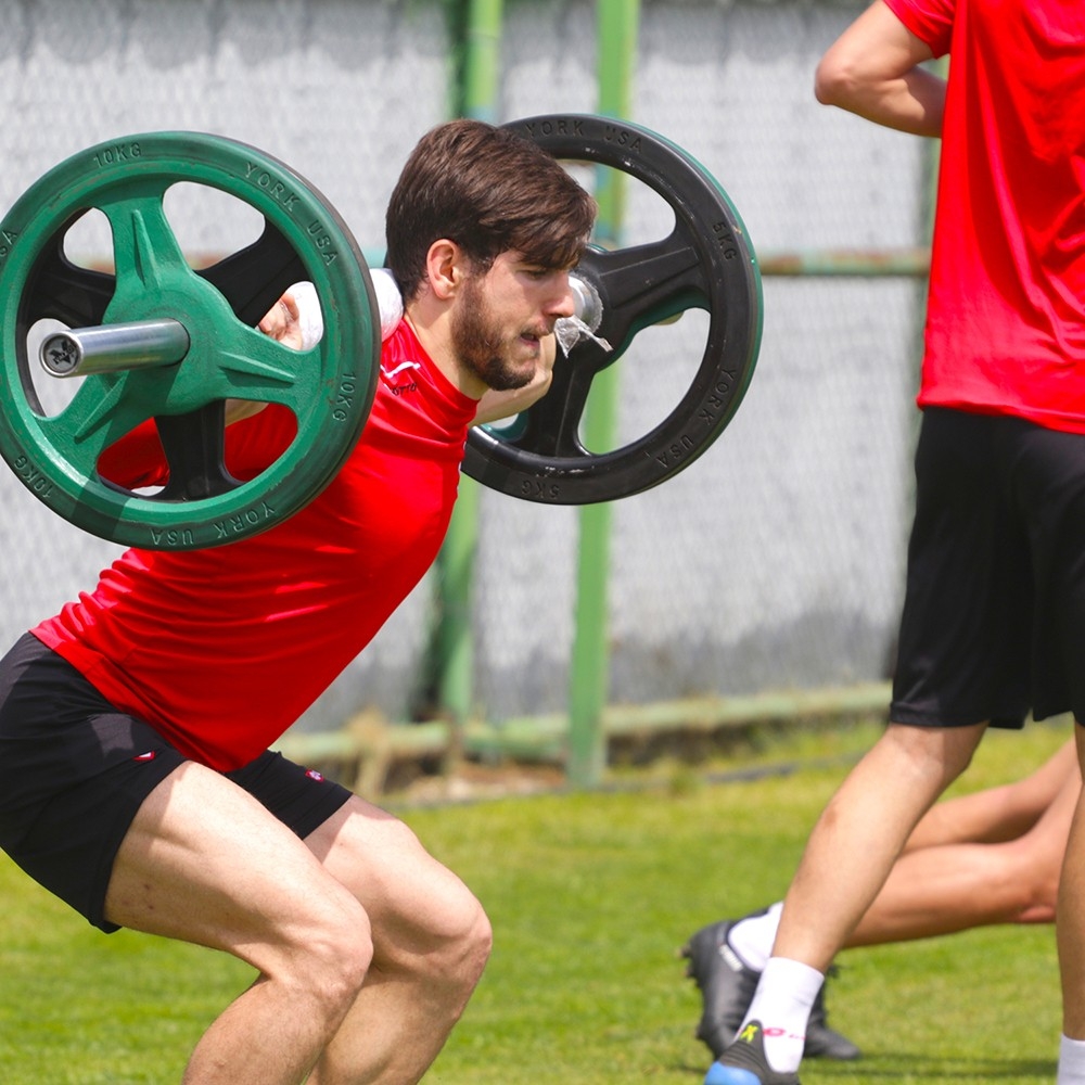 Boluspor, korona virüs tedbirlerine uyarak antrenman yaptı
