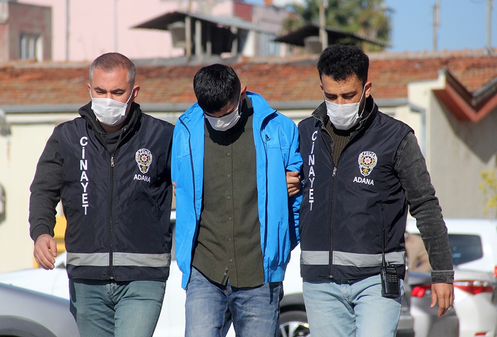 Borcunu ödemeyen arkadaşa çocuk parkında infaz