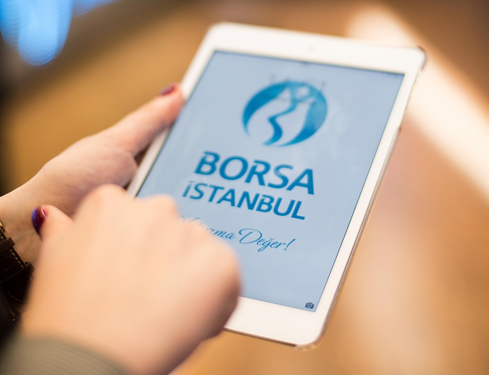 Borsa İlk Yarıda 111 Bini Aştı