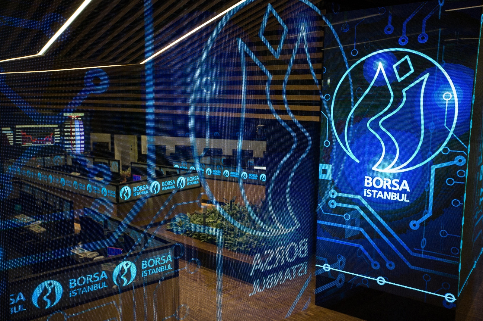 Borsa İlk Yarıda Yükseldi