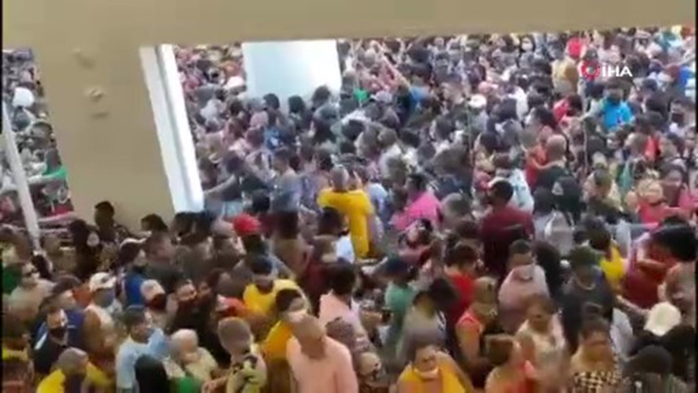 Brezilya’daki AVM açılışında Covid-19 unutuldu