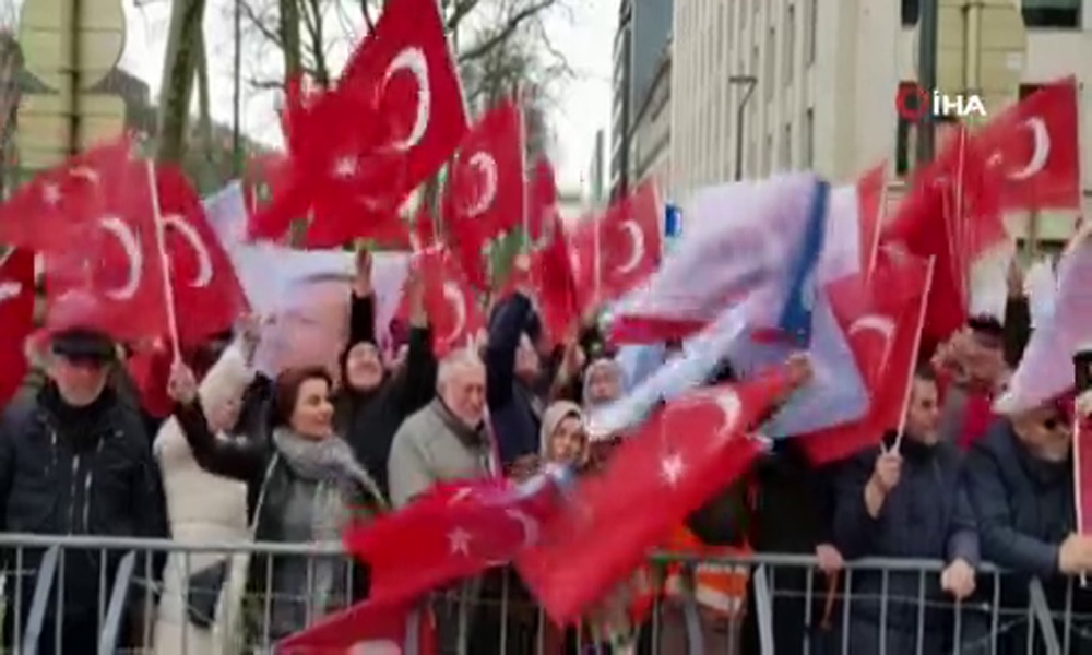 Brüksel’deki Türkler Cumhurbaşkanı Erdoğan’ı karşılamayı bekliyor