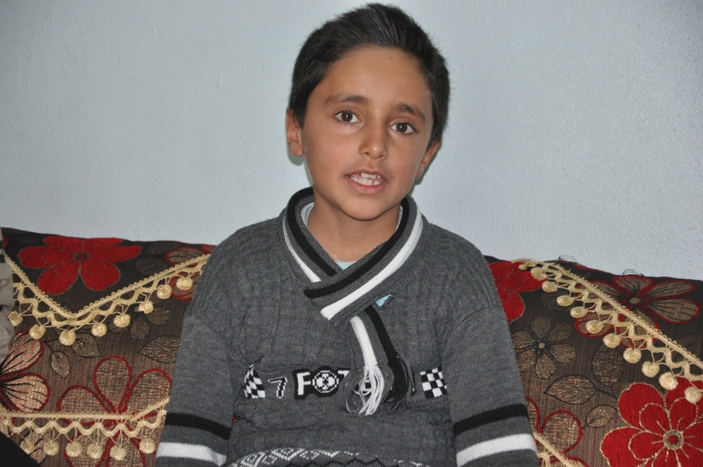 Bu çocuk her şeyi tersten okuyor