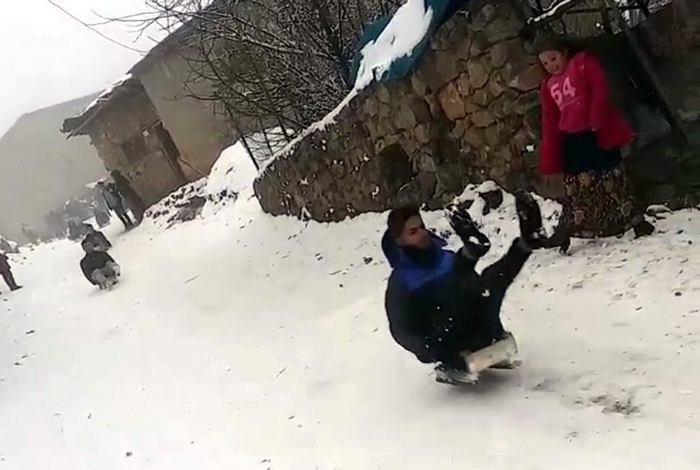 Bu da bidonlu kızak