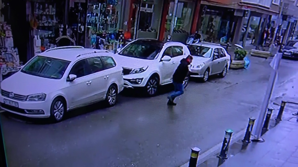Bu da ütü hırsızı  !
