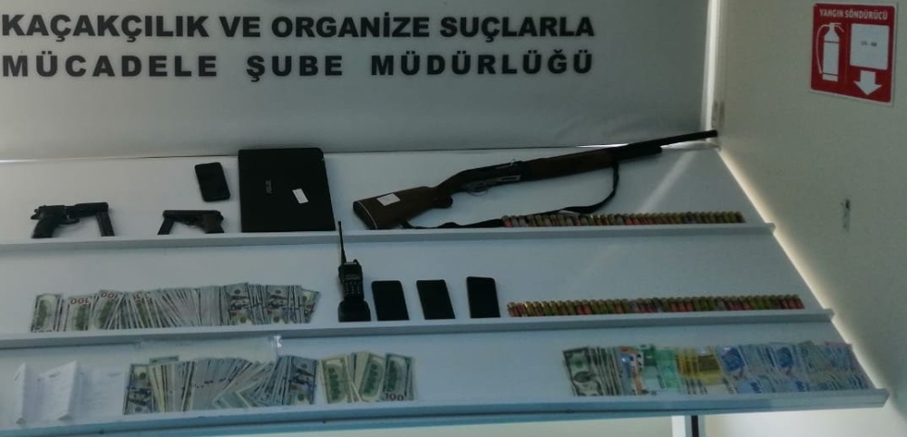 Bu paralar FETÖ’ye gidecekti