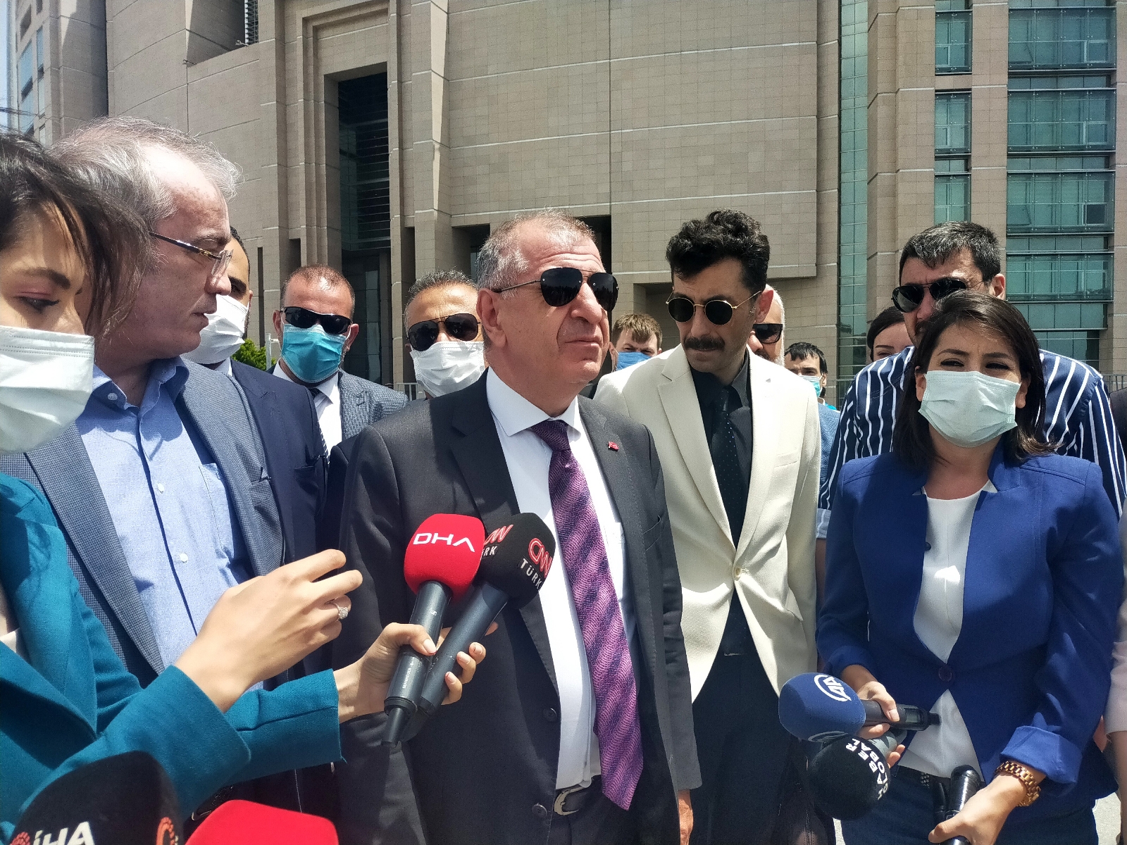 Buğra Kavuncu’nun FETÖ soruşturması kapsamında bilgi veren Ümit Özdağ açıklama yaptı