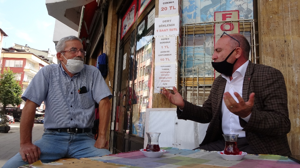 Burada adres soran şaşırıyor, derdini anlatan 50 lira ödüyor