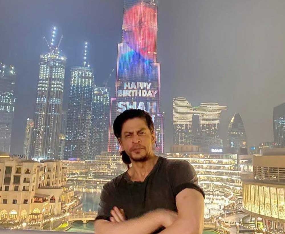 Burc Halife’de, Bollywood yıldızı Şah Rukh Khan’ın doğum günü kutladı