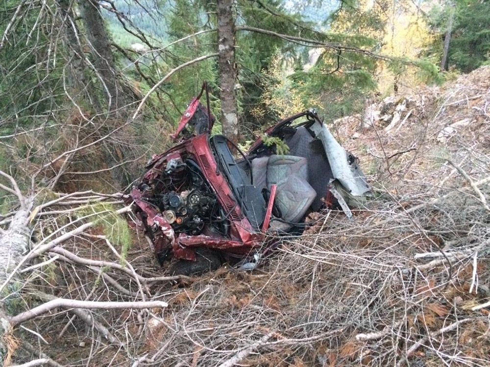 Burdur’da feci kaza: Baba ile oğul uçuruma yuvarlandı