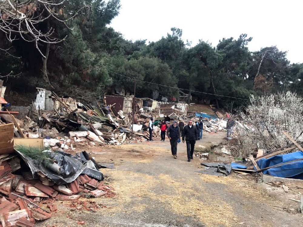 Burgazada’da ahırların yıkımından sonra atlar gemiler ile Büyükada’ya götürüldü