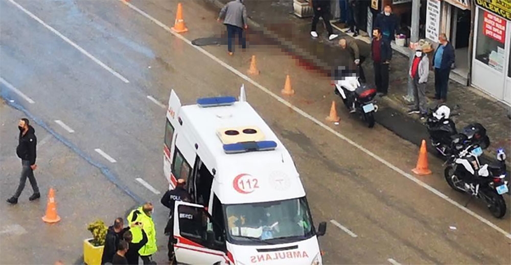 Bursa Adliyesi önündeki bıçaklı kavga kamerada...O anlar kamerada