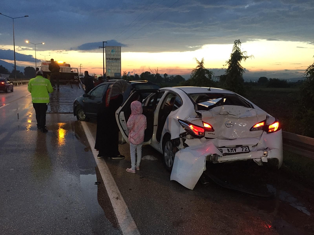Bursa Ankara yolunda kaza: 4 yaralı