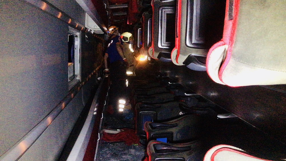 Bursa çevre yolunda feci kaza 16 yaralı 1 ölü
