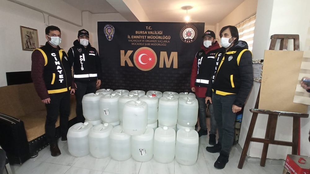 Bursa’da 1 ton daha sahte içki ele geçirildi