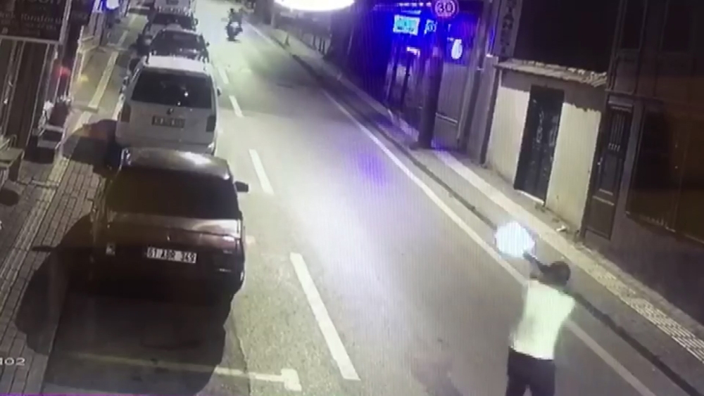 Bursa’da dehşet anları kamerada...Kör saçmalar yaşlı adamı öldürüyordu