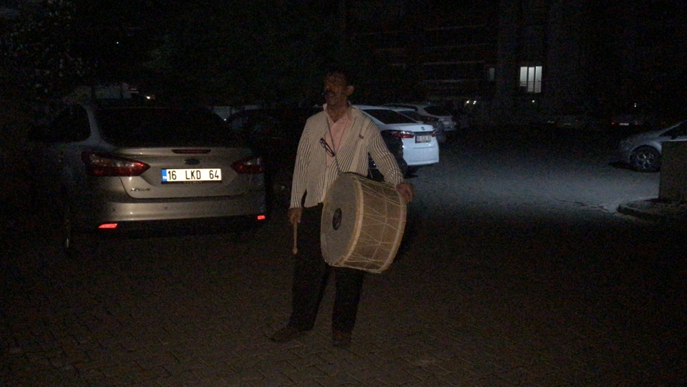 Bursa’da gönüllü davulcular sokaklarda