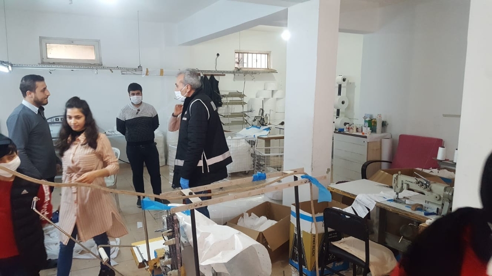 Bursa’da kaçak maske ve dezenfektan operasyonu: 5 gözaltı