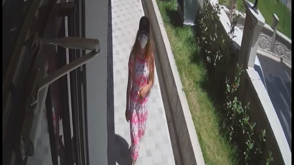 Bursa’da maskeli 3 kadının hırsızlık anları kameralara yansıdı