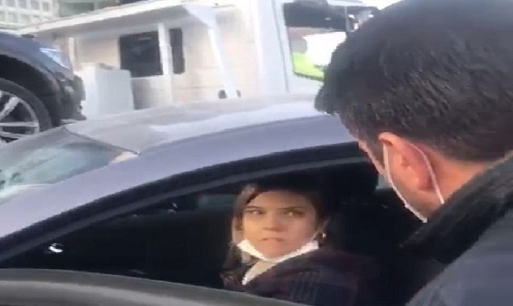 Bursa’da öfkeli öğretmen polislere hakaret etti, aracını üzerlerine sürdü