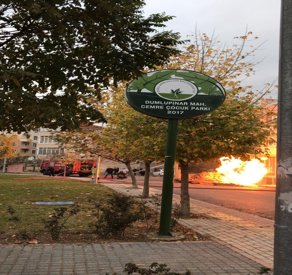 Bursada Panik Anları... Yükselen Alevler Güçlükle Söndürüldü