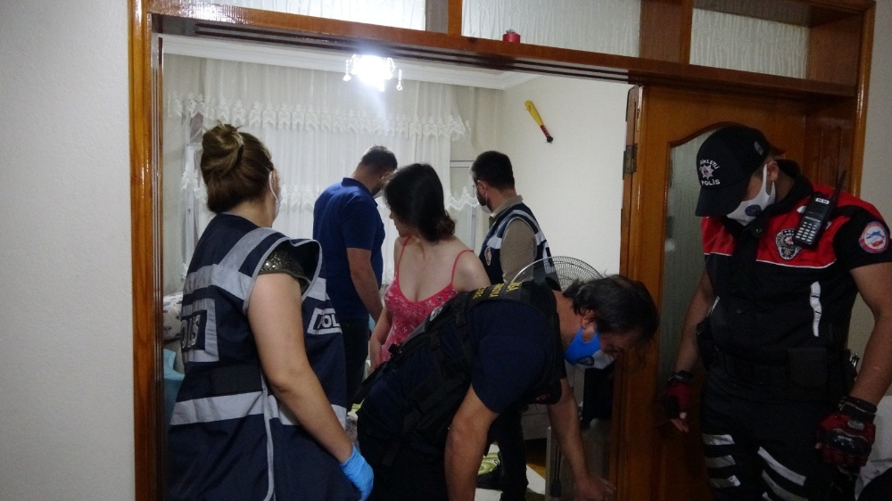 Bursa’da şafak vakti fuhuş operasyonu: 11 gözaltı