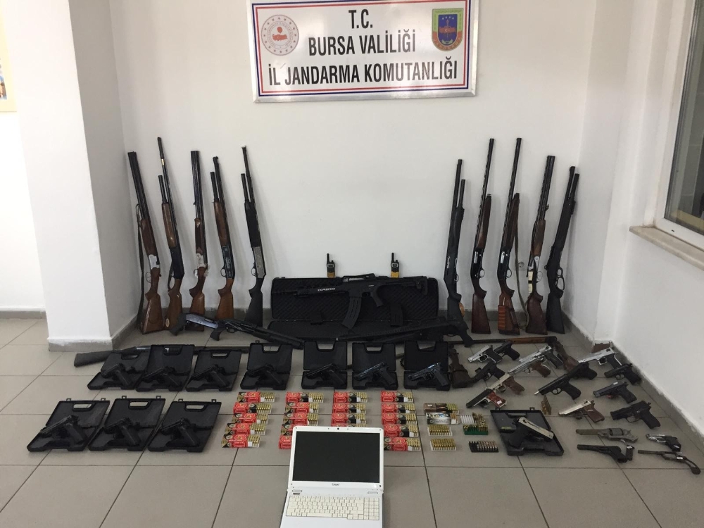 Bursada Ve İstanbulda Kaçakçılık Operasyonu