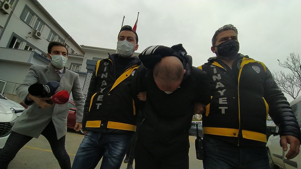 Bursa’daki sahte içki faciasında gözaltına alınan 2 şüpheli adliyeye sevk edildi
