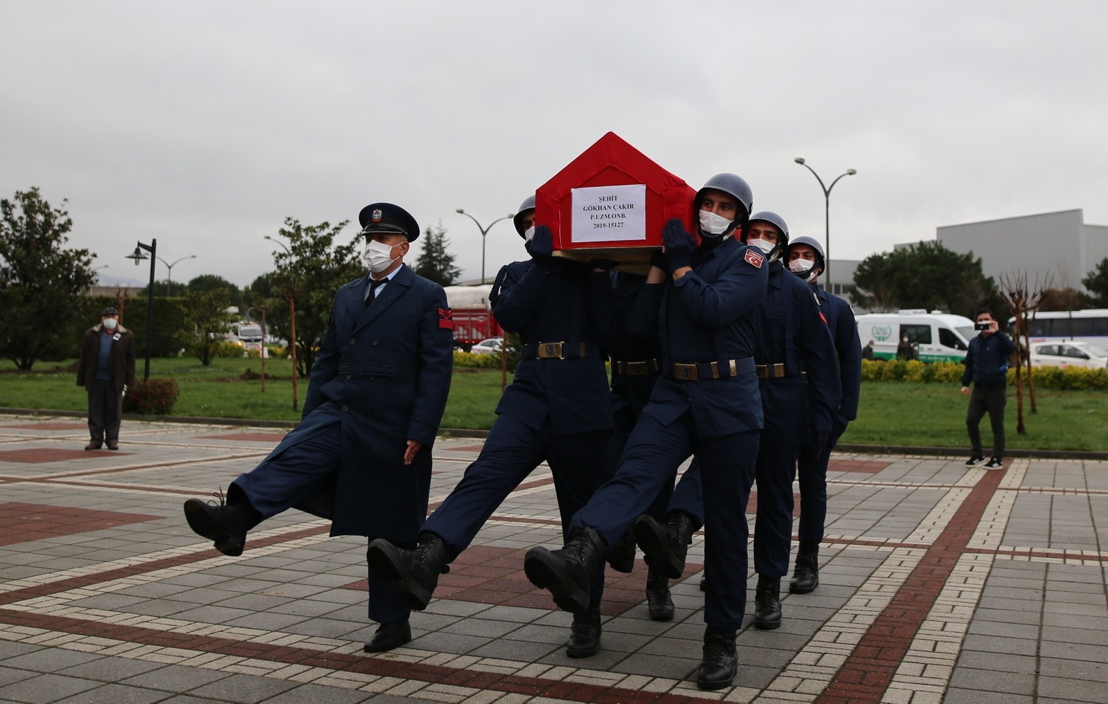 Bursalı şehit gözyaşlarıyla son yolculuğuna uğurlandı