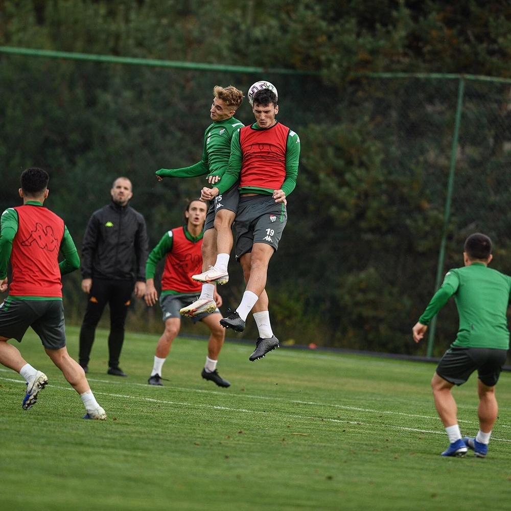 Bursaspor-Bandırmaspor maçı taraftara ve basına kapatıldı