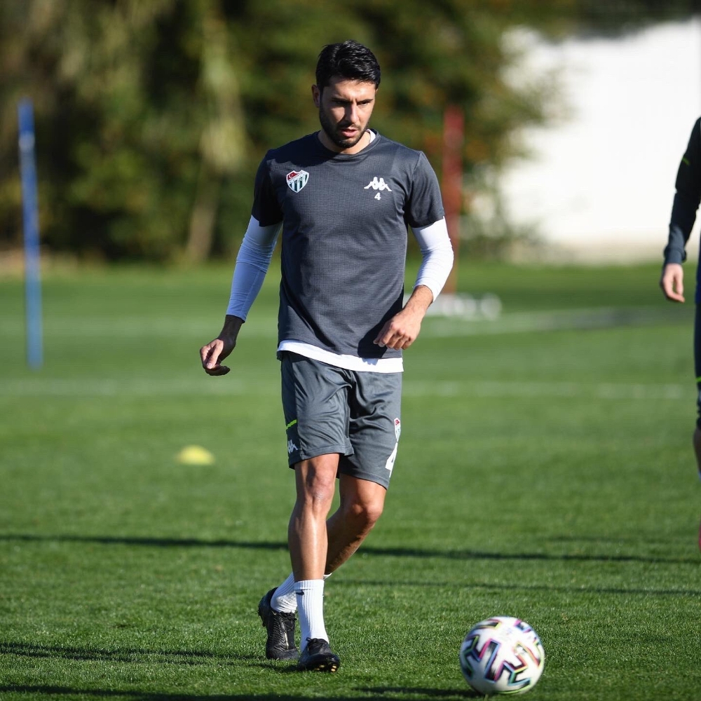 Bursaspor’da çalışmalar hız kesmiyor