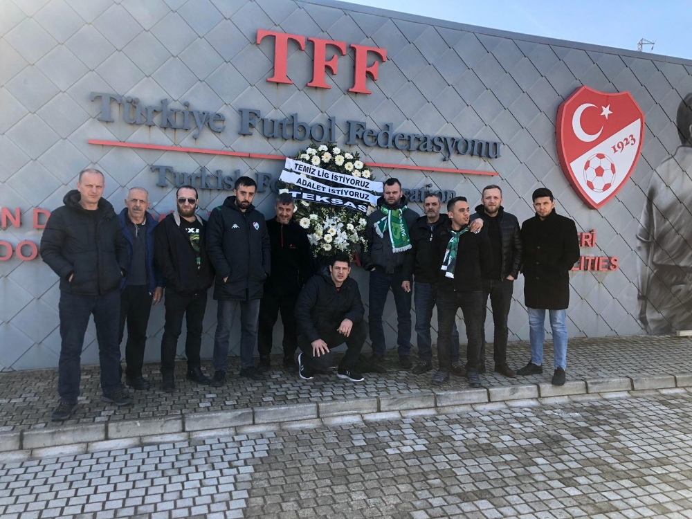 Bursasporlu taraftarlardan TFF’ye protesto