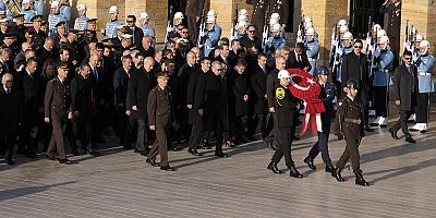 Büyük Önder Atatürk için Anıtkabir'de devlet töreni düzenlendi