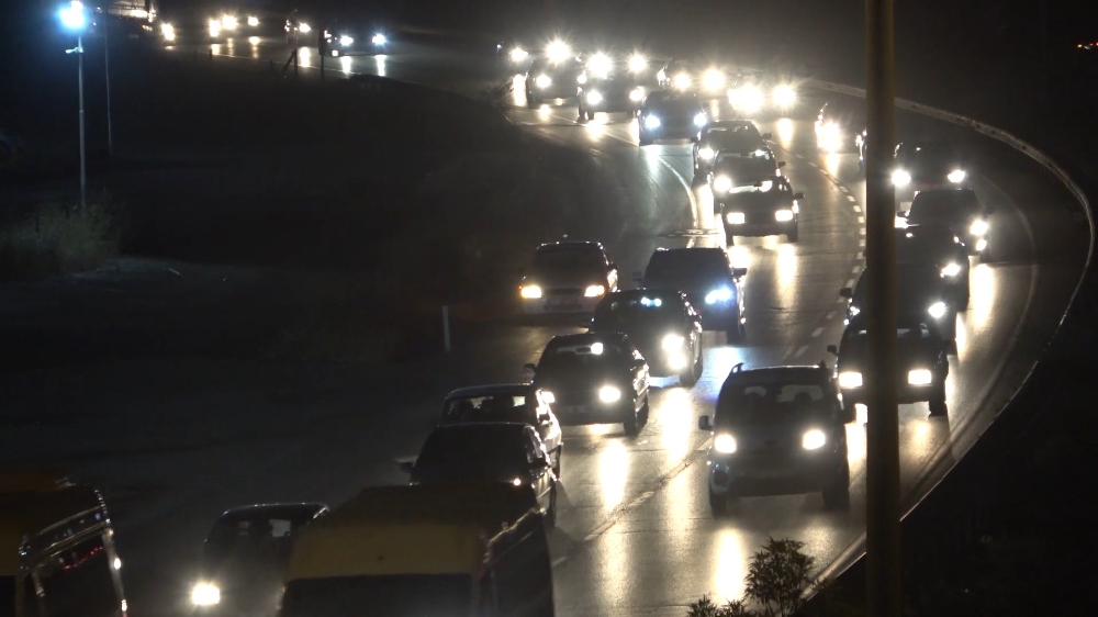 Büyükşehirlere geri dönüş başladı: Kilit kavşak’ta trafik yoğunluğu