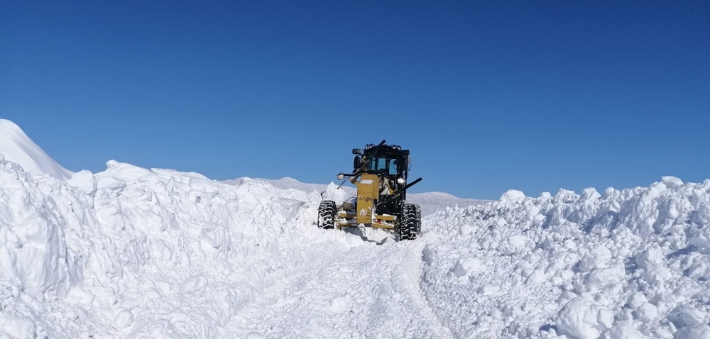 Çaldıran’da kar kalınlığı 1,5 metreyi geçti