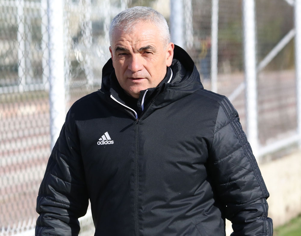 Çalımbay: “Yurt dışına çıkışları yasakladık”