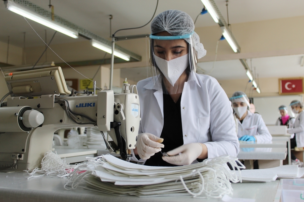 Çalışanların ücretsiz maskeleri iş yerlerinden dağıtılacak