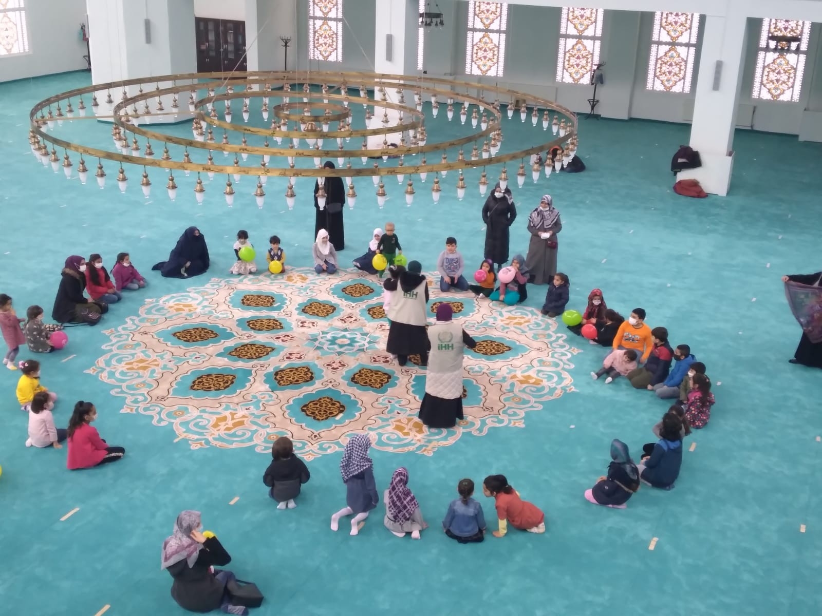 Camiler çocuklarla çiçek açtı