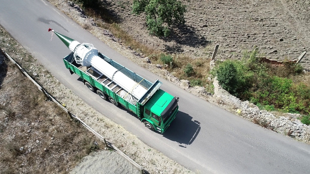 Caminin minaresi 500 kilometre mesafeden taşındı