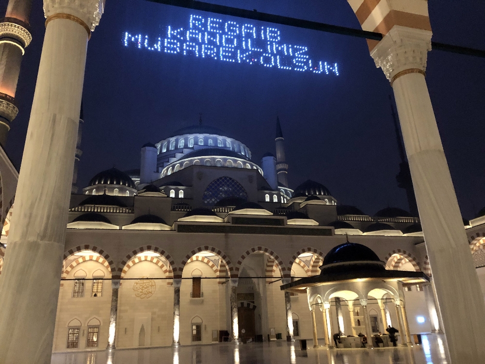 Çamlıca Camii’nde Regaip Kandili coşkusu