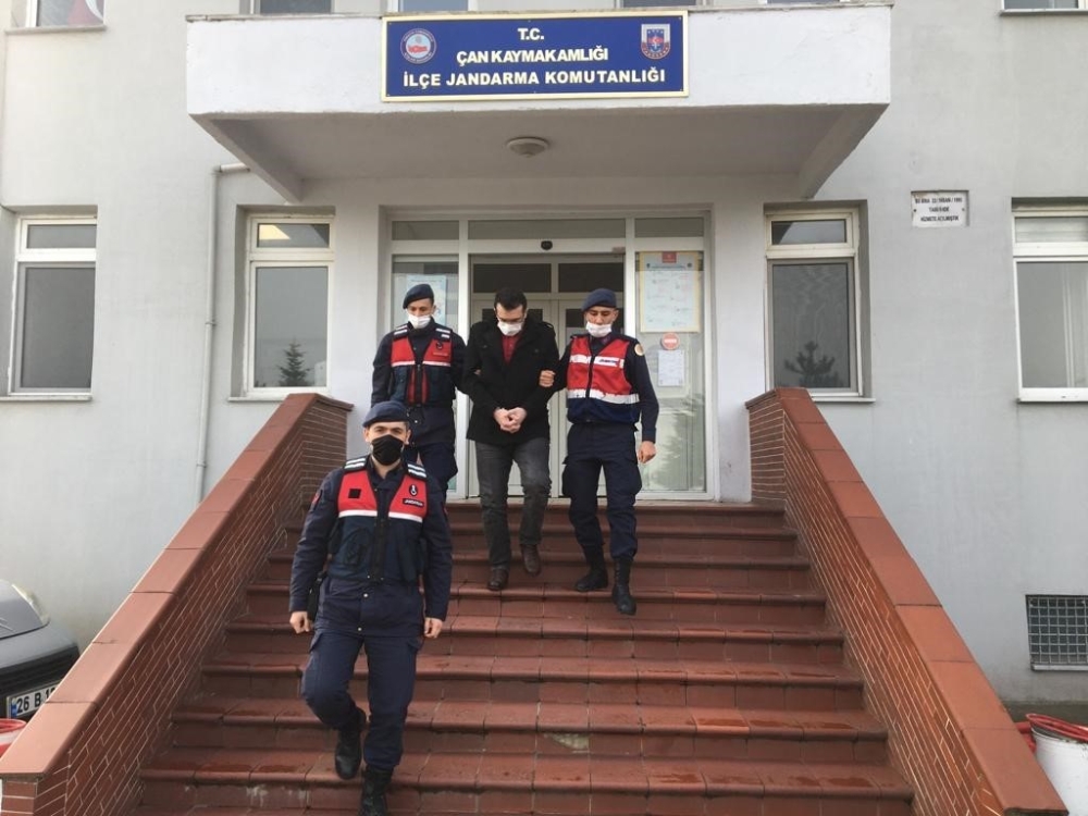 Çanakkale’de FETÖ üyesi akrabalarının evinde yakalandı