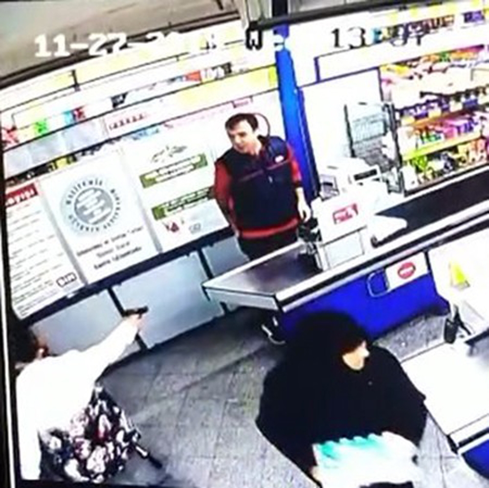Çanakkaledeki Silahlı Soygun Kameralara Yansıdı