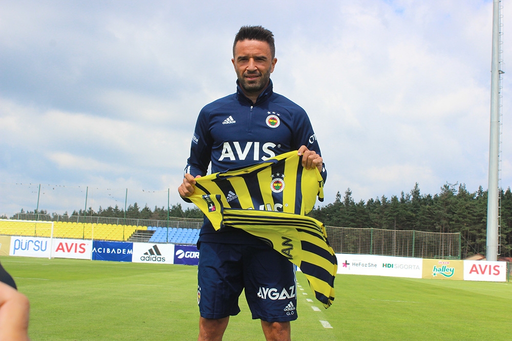 Caner, Gökhan ve Sosa eski takımına karşı