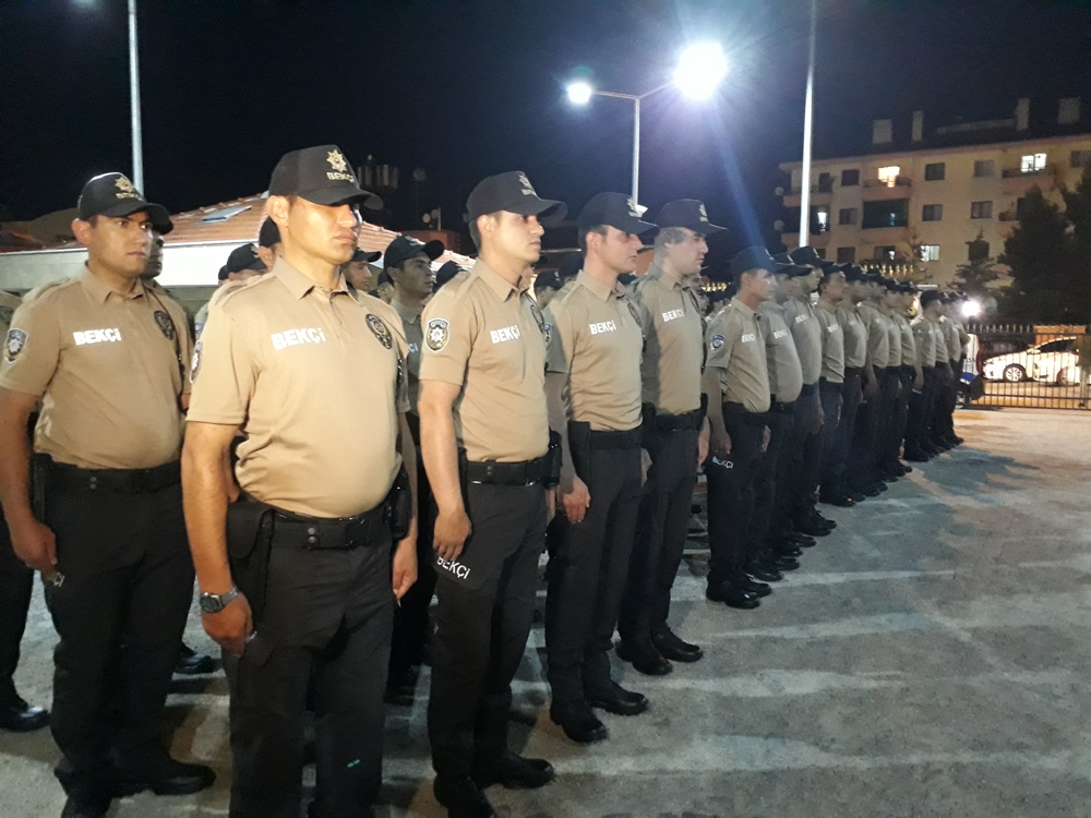 Çarşı ve mahalle bekçilerine silah kullanma yetkisi veren teklif TBMM’de