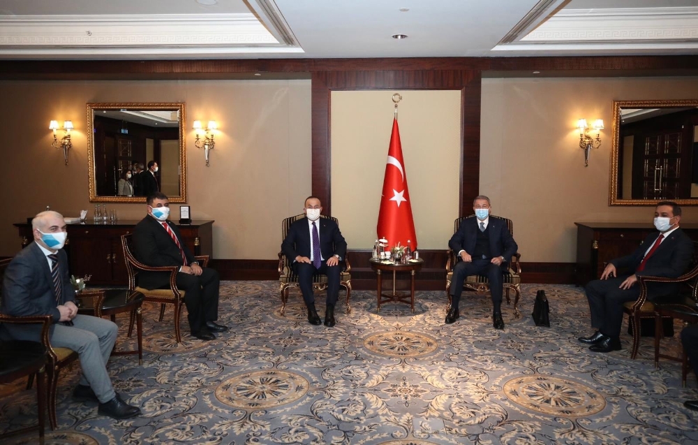 Çavuşoğlu ve Akar, Ukrayna’daki Ahıskalı Türklerle bir araya geldi