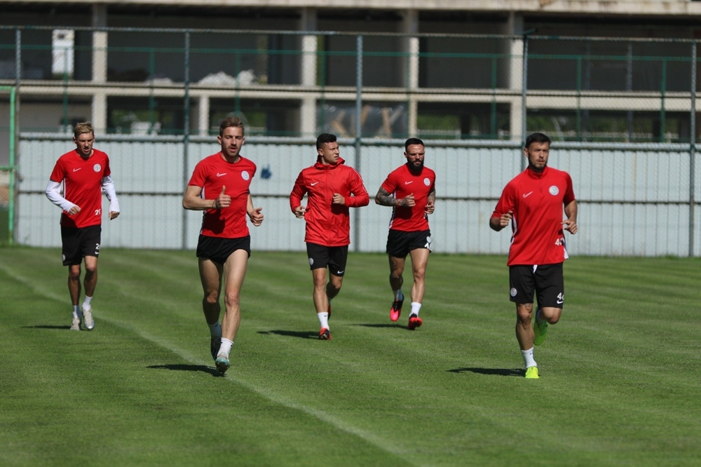 Çaykur Rizespor idmanlara başladı