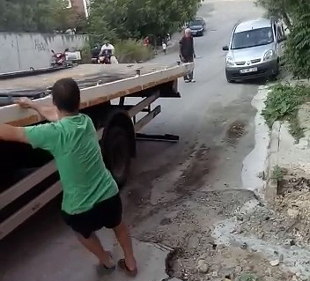 Çekicinin iş kazası... O anlar kamerada