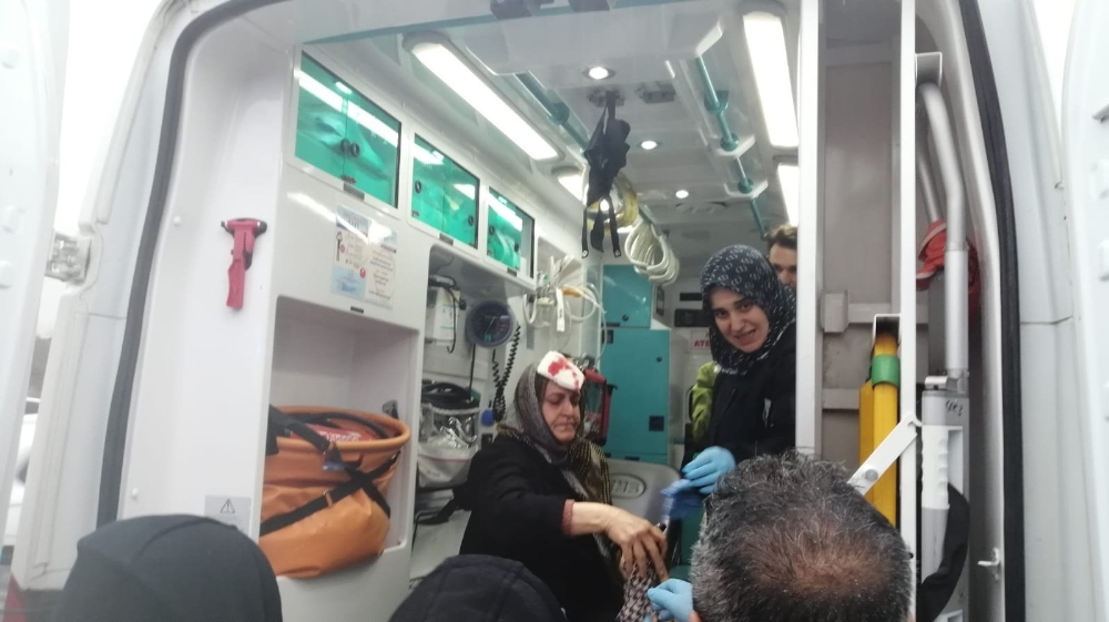 Çekmeköyde İett Otobüsü Yan Yattı: 1İ Ağır 12 Yaralı