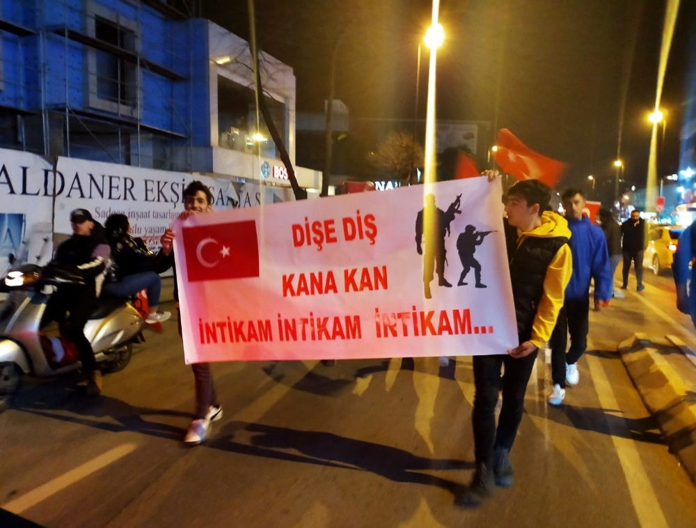 Çekmeköy’de şehitlere saygı yürüyüşü