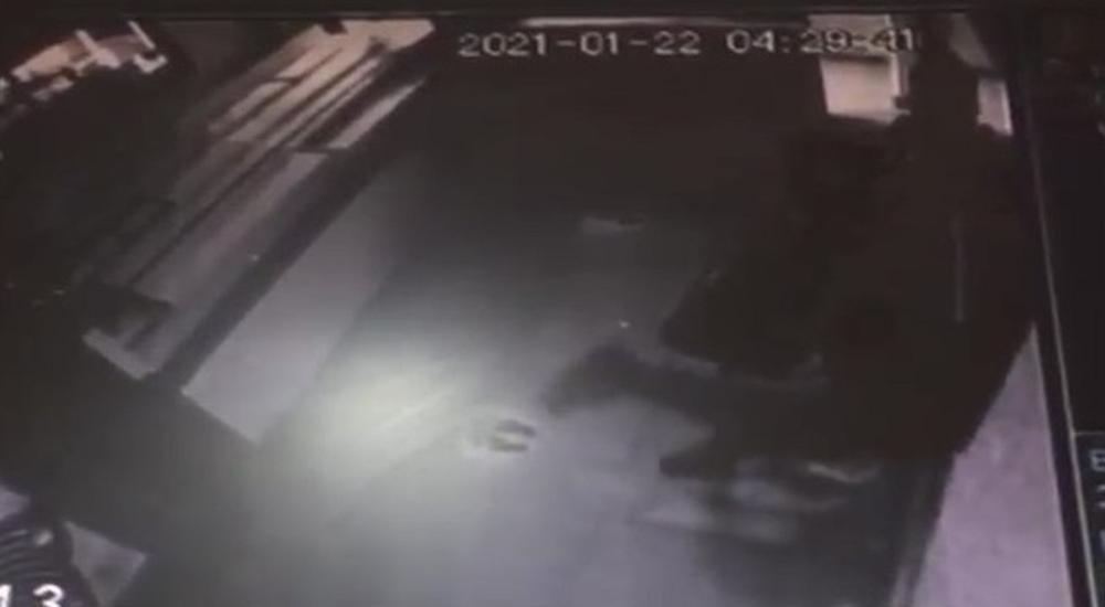 Çekmeköy’deki kuyumcu soygun girişiminin güvenlik kamerası ortaya çıktı